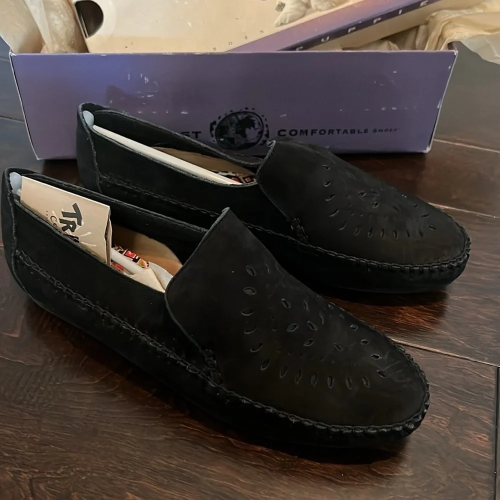 Vintage Hush Puppies Black Casual loafer NWT 7